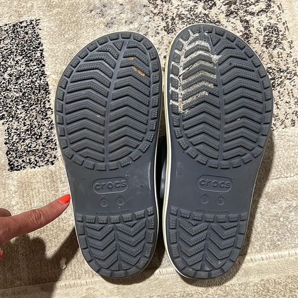 Crocs - Grey with white wrap around stripe and green croc logo - Used - Picture 3 of 3